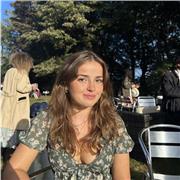 Profesora de Inglés especializada en IGCSE Language and Literature, First Certificate, Advanced and Proficiency Level English.